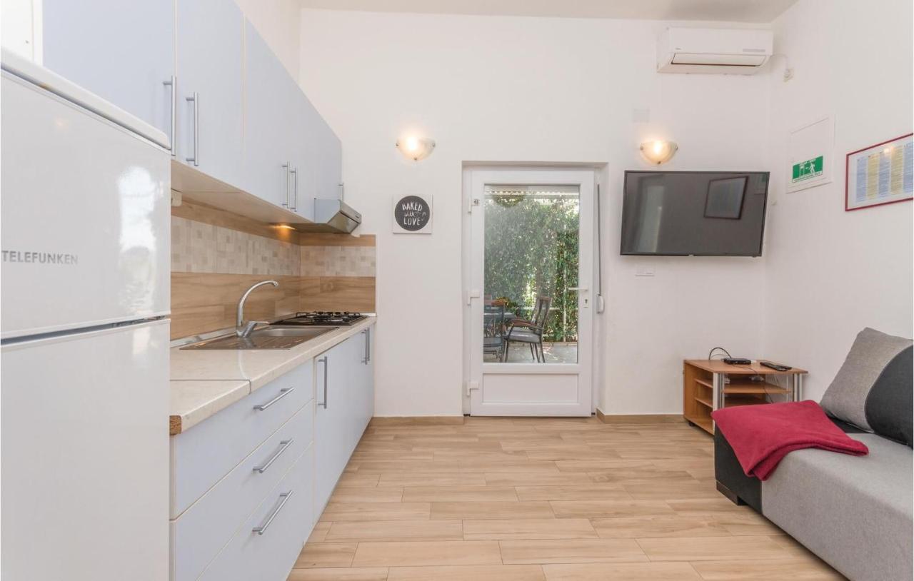In Turanj, 20m From The Apartman