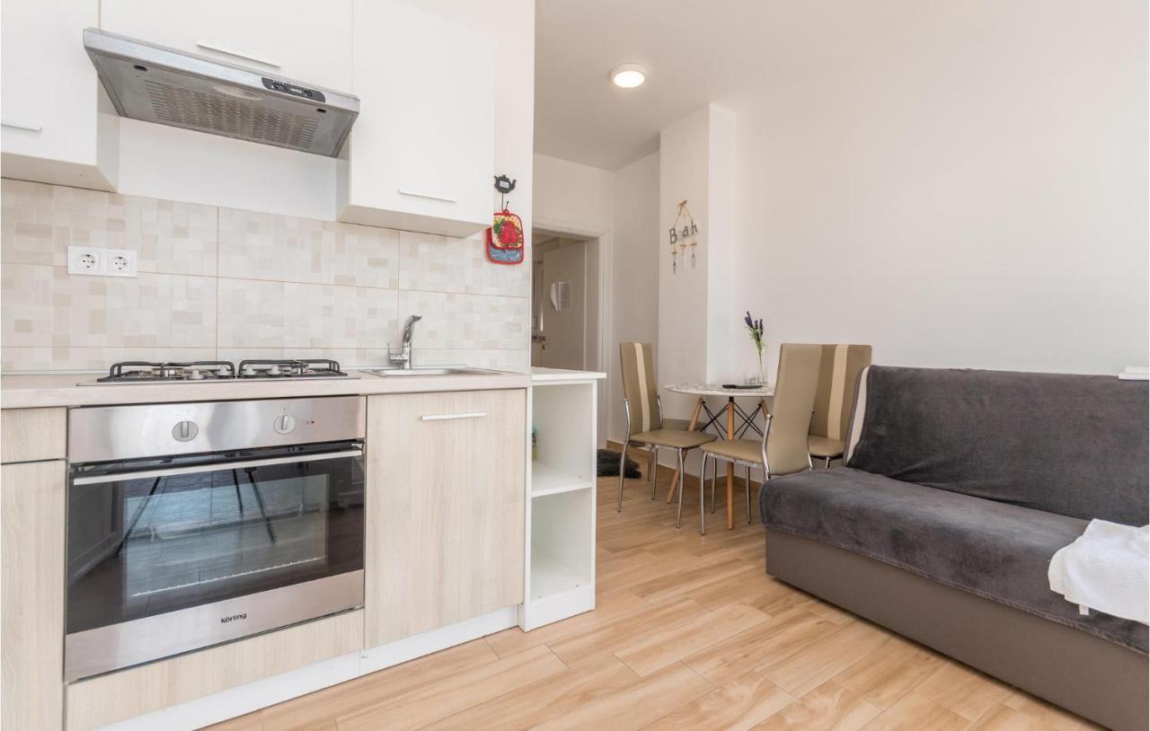 In Turanj, 20m From The Apartman *