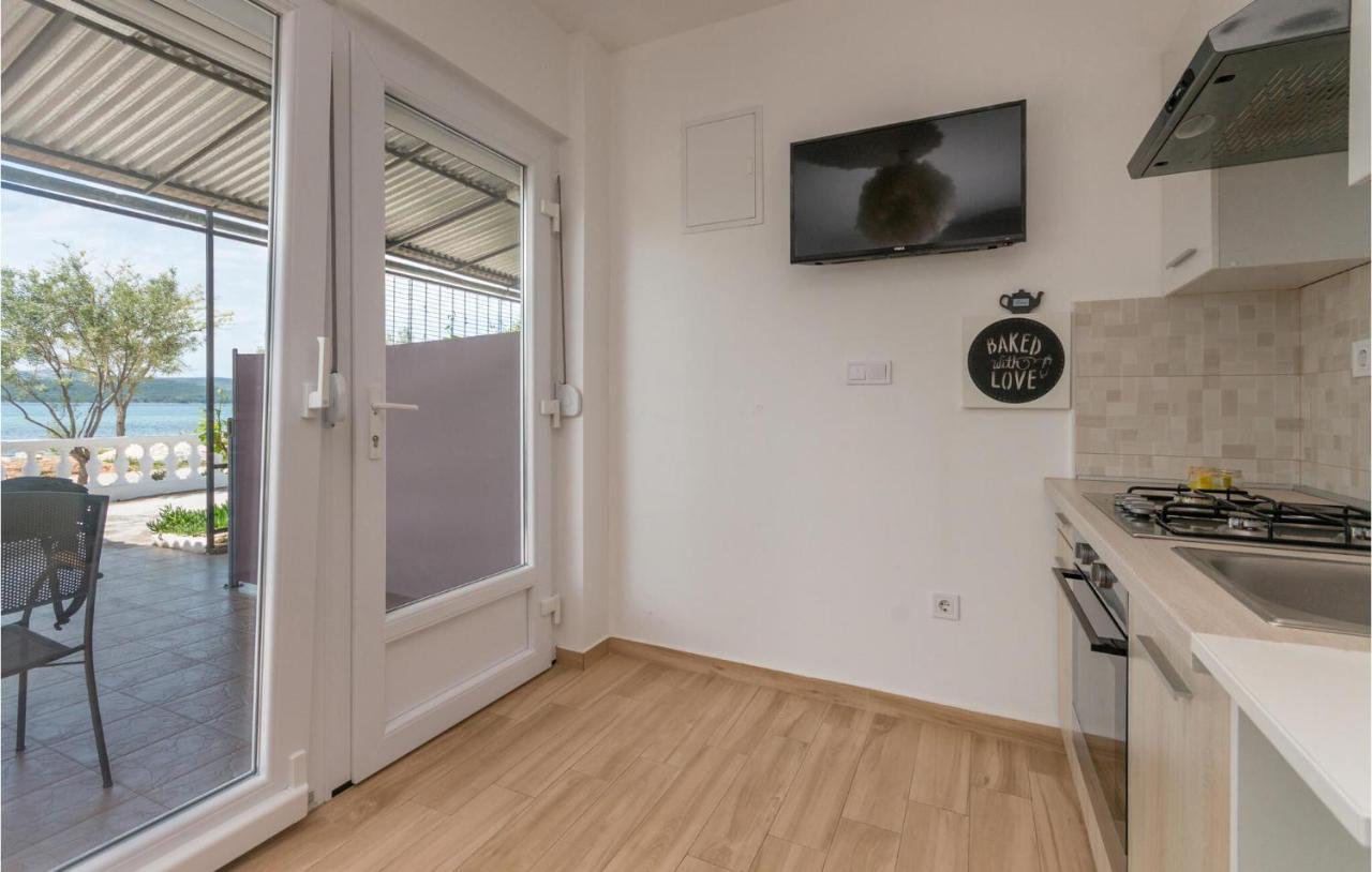 In Turanj, 20m From The Apartman *