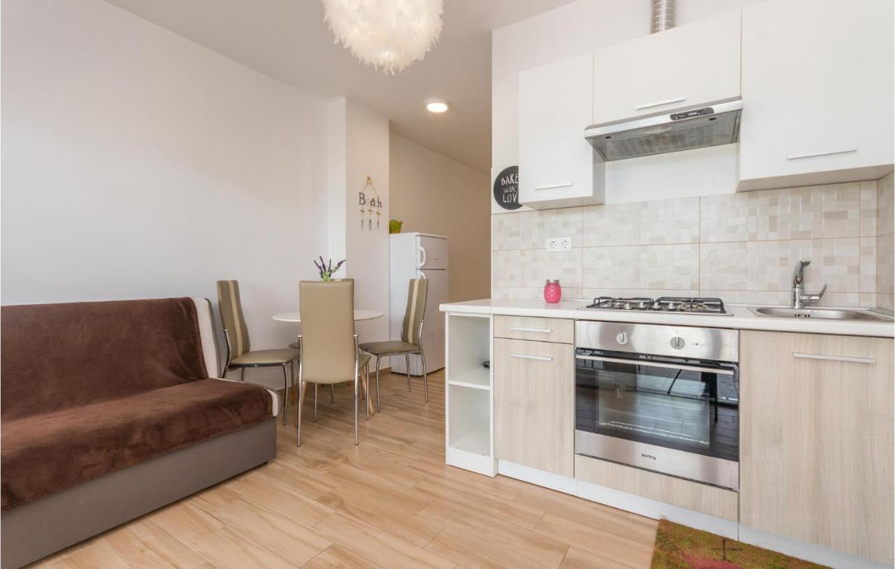In Turanj, 20m From The Apartman *
