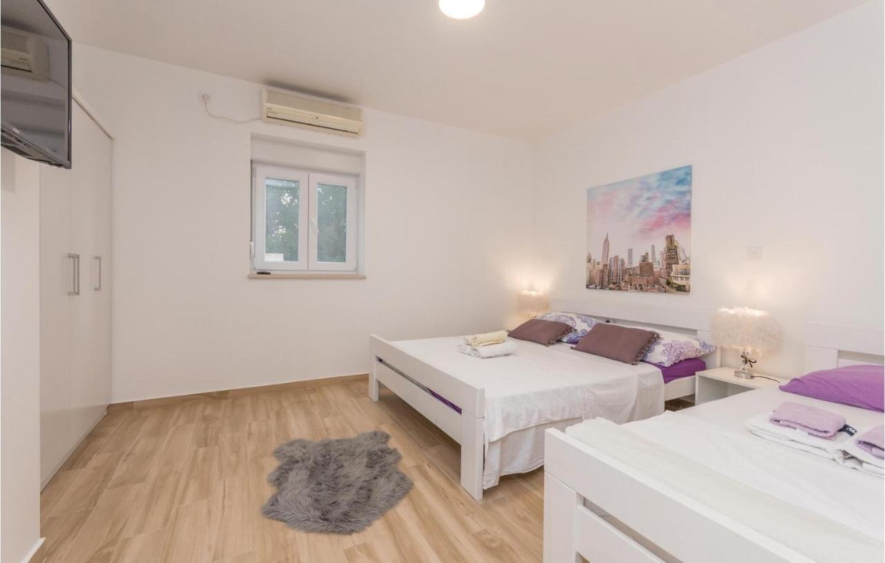 Apartment In Turanj, 20m From The *